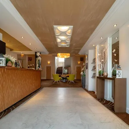 호텔 Grand Filippo Strasbourg Nord 4*